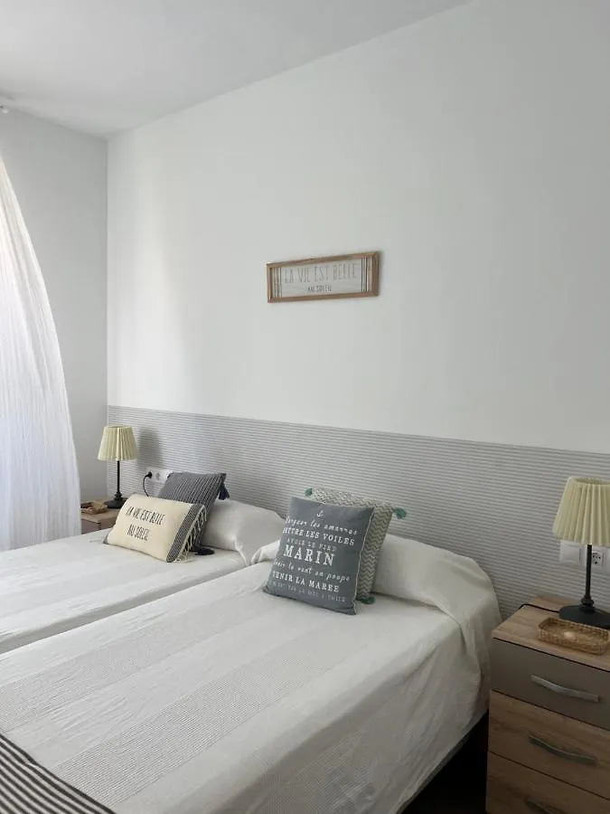 Fantastic Apartment A Few Meters From The Beach In The Center Of Estartit L'Estartit